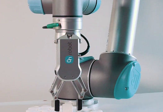 Chwytak OnRobot RG2 z przewodem podłączonym do flanszy robota