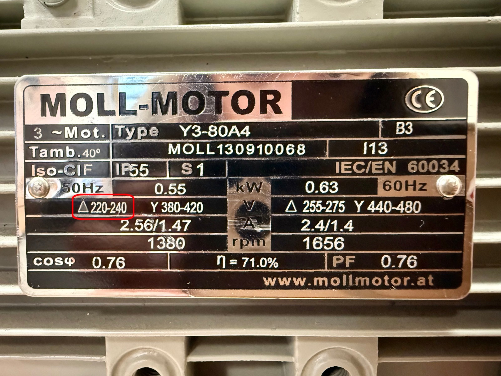 Połączenie uzwojeń silnika elektrycznego w trójkąt (delta) dla zasilania 230V