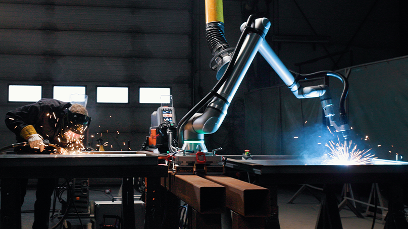 Universal Robots UR8 Long – nowy standard w robotyzacji spawania 