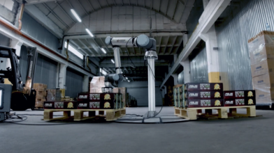 Paletyzacja robotem Universal Robot